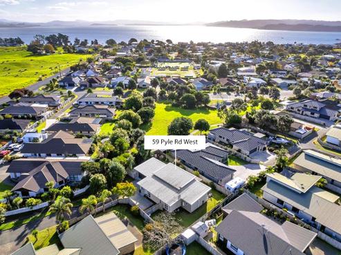 59 Pyle Road West, One Tree Point