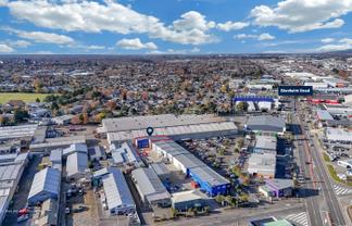 Top location, 50/50 split warehouse and office