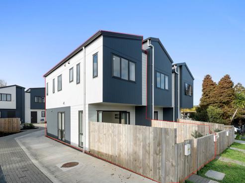 1/112 Moore Street, Howick
