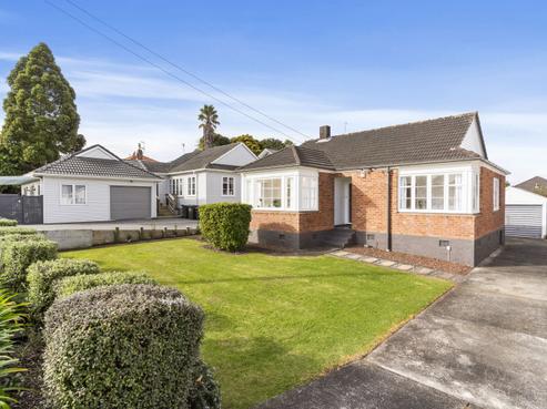 15 Te Kawa Road, One Tree Hill