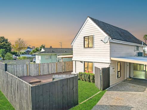 1/33 Challen Close, Conifer Grove