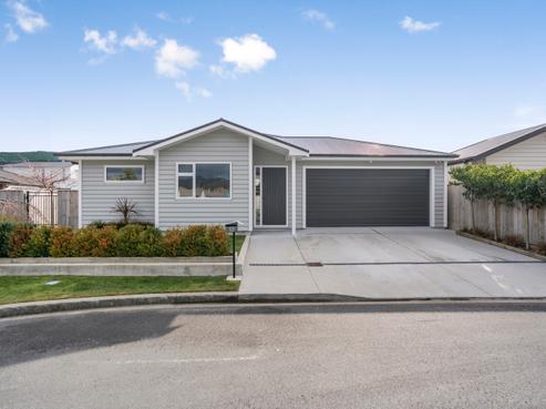 12 Poulson Grove, Trentham