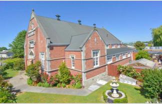 LIVE, HOST & EARN - ICONIC CHURCH HALL PROPERTY
