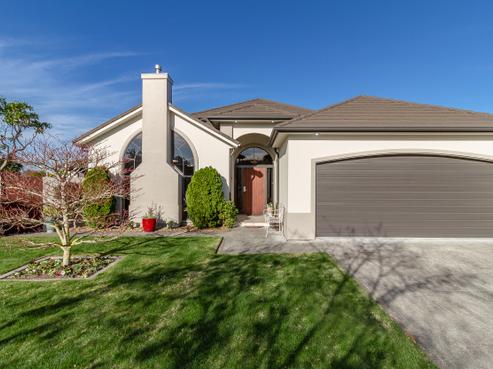 4 Merlot Drive, Greenmeadows