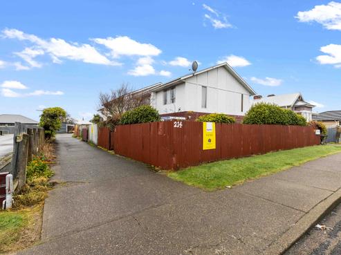 2/214 Crinan Street, Appleby