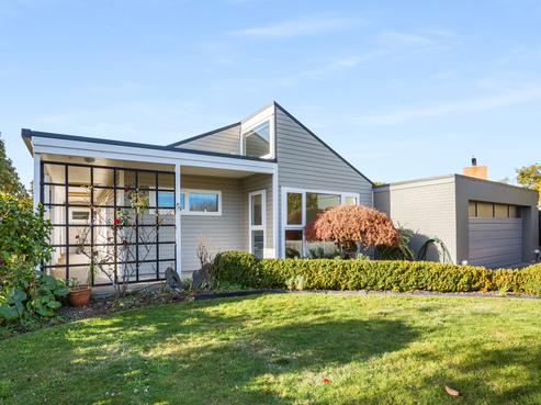 13 Fleetwood Grove, Waikanae