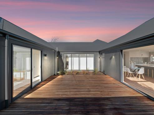 8C Main North Road, Woodend