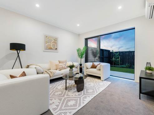 14 Rahopuru Road, Massey