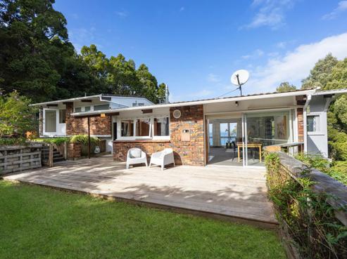 57 Arapito Road, Titirangi
