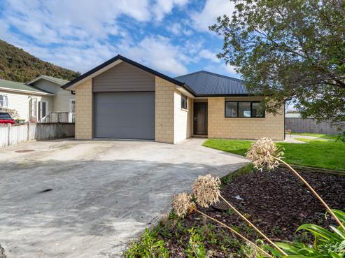 25 Helvetia Grove, Naenae