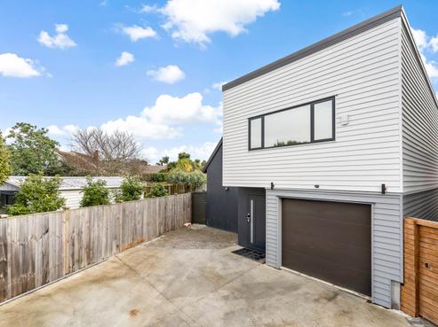 2 Maroa Road, One Tree Hill