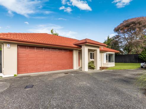 319B Royal Road, Massey