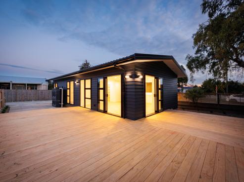 33 Botanical Road, Takaro