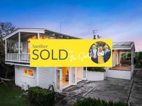 14 Arapito Road, Titirangi