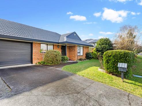 2/9 West Street, Papakura