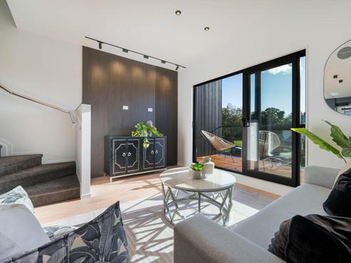 2/7 Brookfield Road, Te Atatu Peninsula
