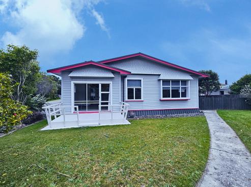 2 Warburton Street, Karoro