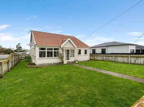 44 Collins Street, Hawera