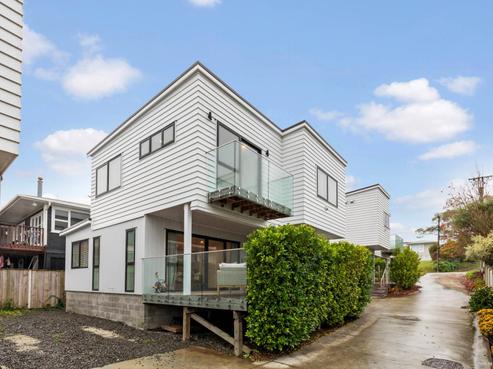 15B Bond Crescent, Forrest Hill
