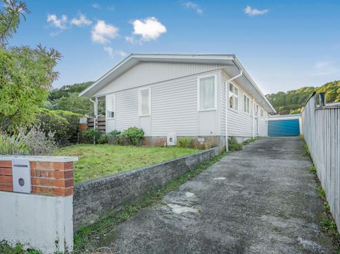 18 Kumeroa Grove, Wainuiomata