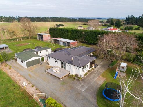 2139 State Highway 3, Sanson