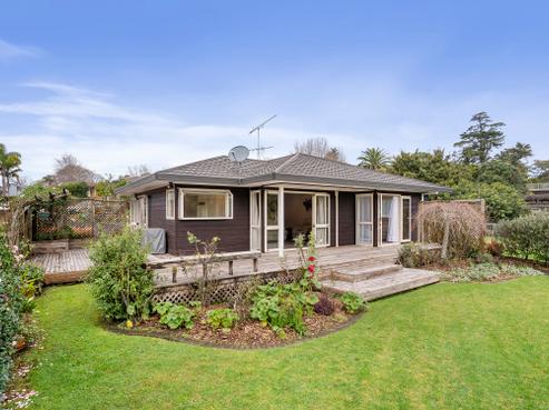 10 Lochend Place, Highland Park