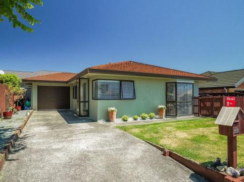 2/15 Stead Crescent, Stoke