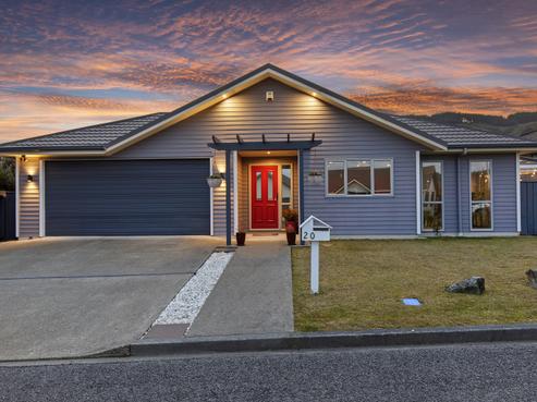 20 Ronald Scott Grove, Riverstone Terraces