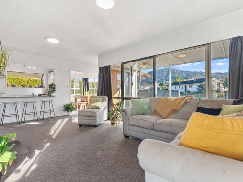 36 Alison Street, Mangakakahi