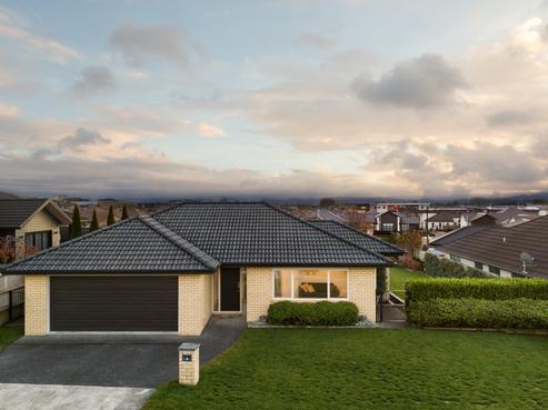4 Rose Berry Crescent, Flagstaff