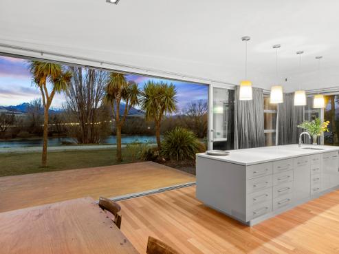 10 Bridgewater Terrace, Albert Town