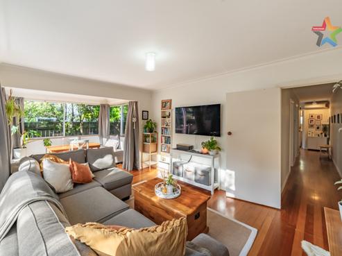 2/264 Muritai Road, Eastbourne