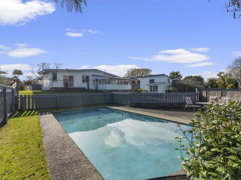 27 Parkland Crescent, Terrace End