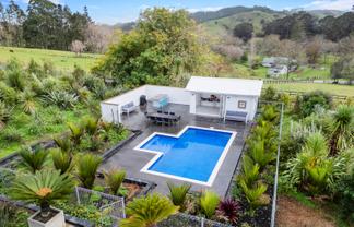 7 Pineview Lane, Helensville