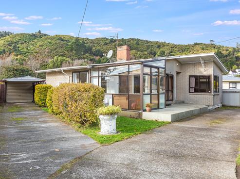 105 Wood Street, Wainuiomata