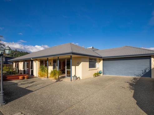 3 Cambria Gardens, The Wood