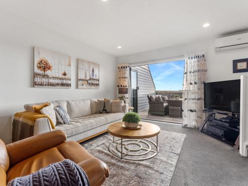 2/13 Pannill Place, Oteha