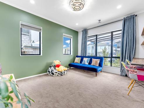 21 Tinaku Road, Flat Bush