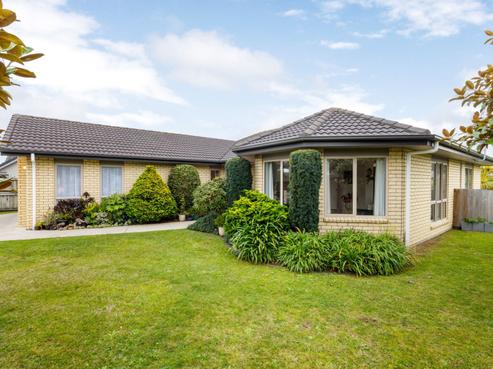 49 Darjon Drive, Huntington