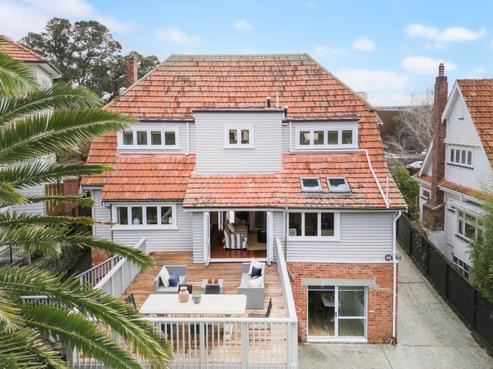 62 Mountain Road, Epsom