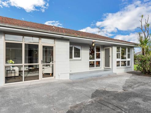 2/201 Bucklands Beach Road, Bucklands Beach