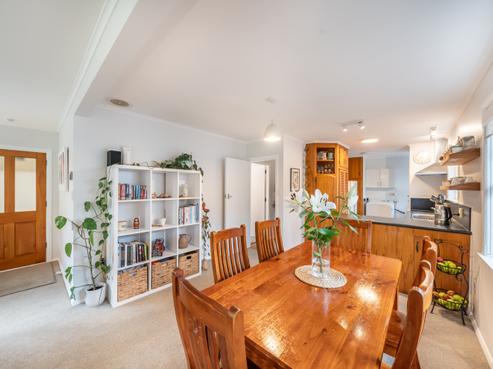8A Willow Grove, Ebdentown