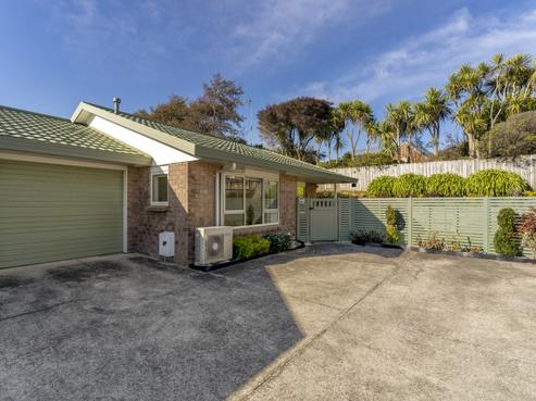 15B Ross Grove, Paraparaumu