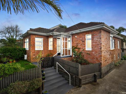 6 Renfrew Avenue, Sandringham