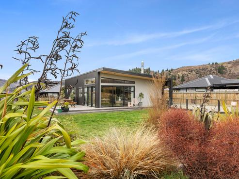 3 Cooper Crescent, Luggate