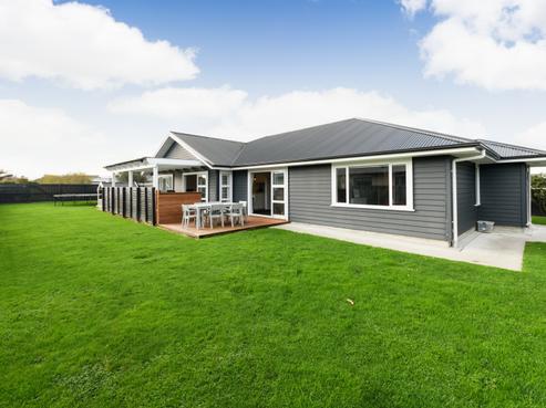 7 Roots Street East, Feilding