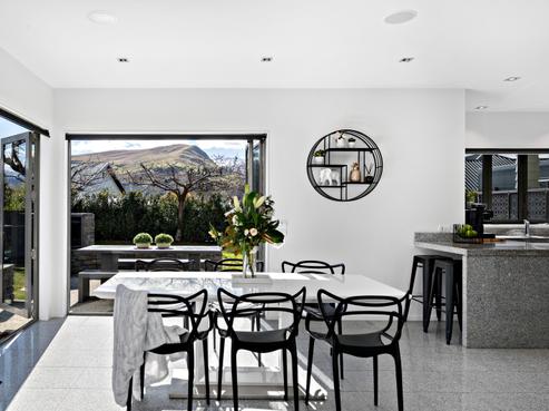 9 Bridesdale Drive, Lake Hayes Estate
