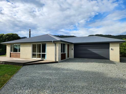 58B Domett Esplanade, Cobden