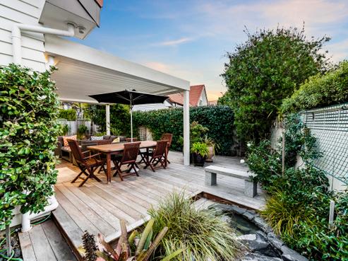 1 Parkwood Crescent, Gulf Harbour
