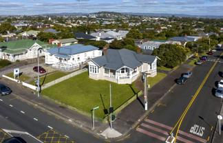 Corner site character villa – Mt Eden